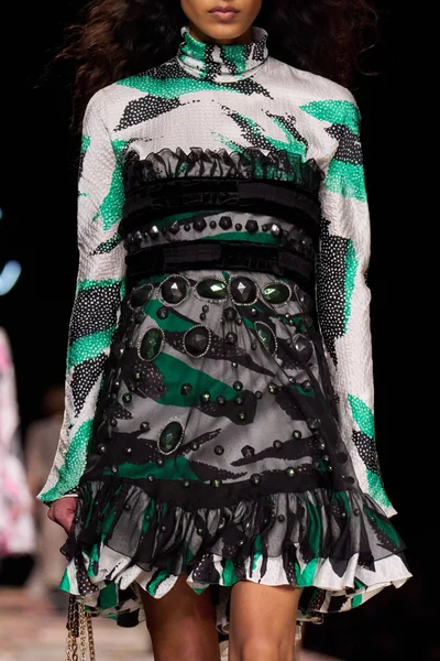 Look 38